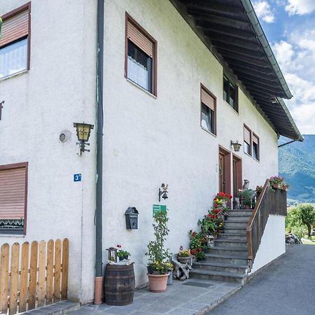 Apartment Tschigat Leilichhof Лана Екстериор снимка