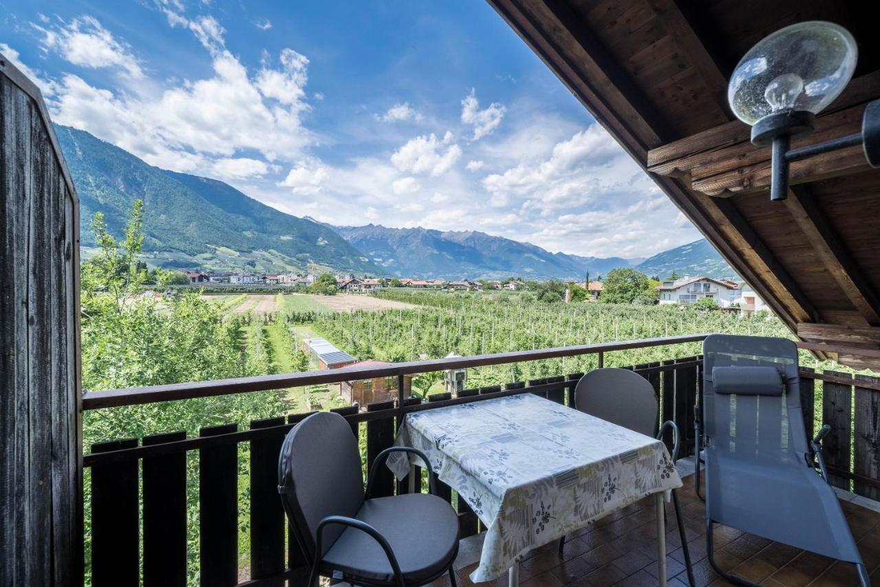 Apartment Tschigat Leilichhof Лана Екстериор снимка